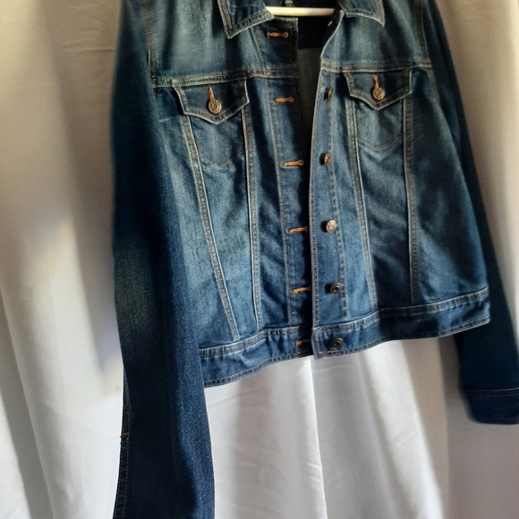 Gap Jean Jacket - Picture 2 of 6